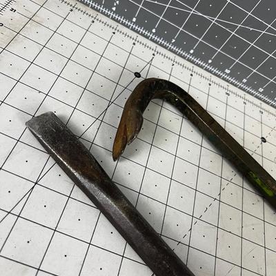 2 Crow Bar and a Pry Bar