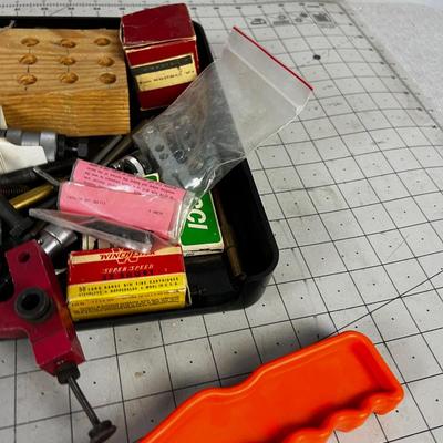 Mixed Lot of Re Loading Item: Die Sizer, Bullet Tray, Primers etc. 