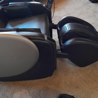 Brookstone massage chair uDevine S OSIM Recliner Feels great anytime!