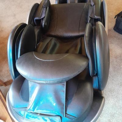 Brookstone massage chair uDevine S OSIM Recliner Feels great anytime!