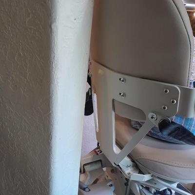 Bruno Independent Living Aids, INC. mechanical Elite Curve stair lift chair with 2 remote controls in WONDERFUL working condition