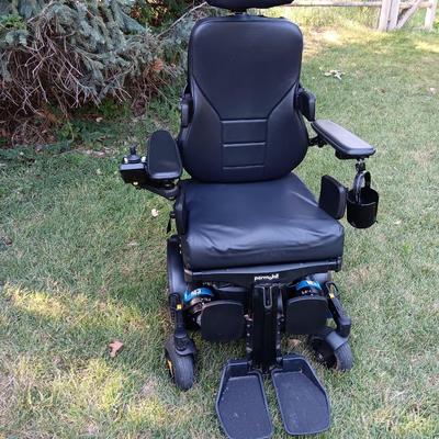 Permobil M3 Corpus Mobility Chair with Charger > power recline, leg lift, Wonderful working condition