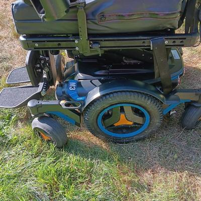 Permobil M3 Corpus Mobility Chair with Charger > power recline, leg lift, Wonderful working condition