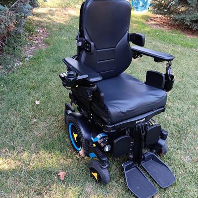 Permobil M3 Corpus Mobility Chair with Charger > power recline, leg lift, Wonderful working condition
