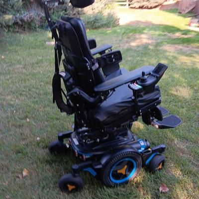 Permobil M3 Corpus Mobility Chair with Charger > power recline, leg lift, Wonderful working condition
