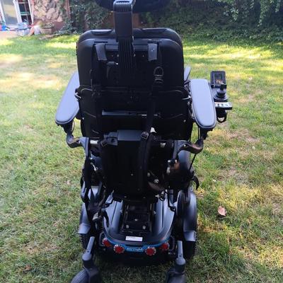 Permobil M3 Corpus Mobility Chair with Charger > power recline, leg lift, Wonderful working condition