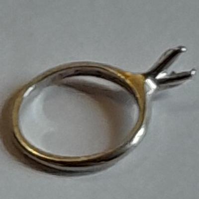 Orange Blossom Signed 18 Kt. Gold band ring missing gemstone.