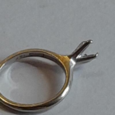 Orange Blossom Signed 18 Kt. Gold band ring missing gemstone.