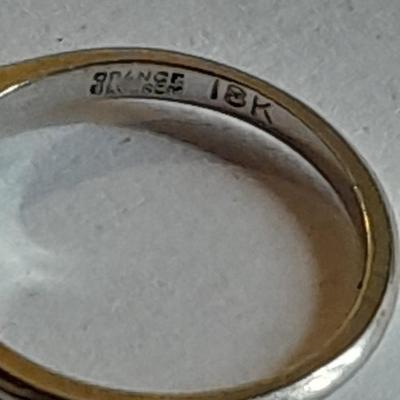 Orange Blossom Signed 18 Kt. Gold band ring missing gemstone.