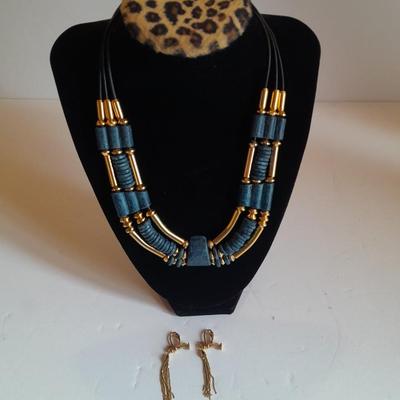 Stunning Blue stone and gold toned beaded necklace with Napier signed ear rings