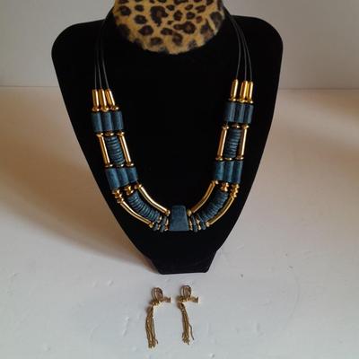 Stunning Blue stone and gold toned beaded necklace with Napier signed ear rings