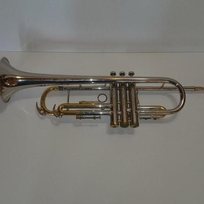 Connstellation by CONN Trumpet Marked H39088 B With original case HARD TO FIND THIS CLEAN!