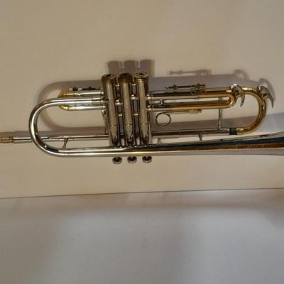 Connstellation by CONN Trumpet Marked H39088 B With original case HARD TO FIND THIS CLEAN!