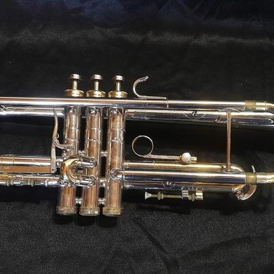 Connstellation by CONN Trumpet Marked H39088 B With original case HARD TO FIND THIS CLEAN!