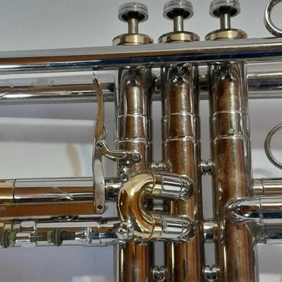 Connstellation by CONN Trumpet Marked H39088 B With original case HARD TO FIND THIS CLEAN!