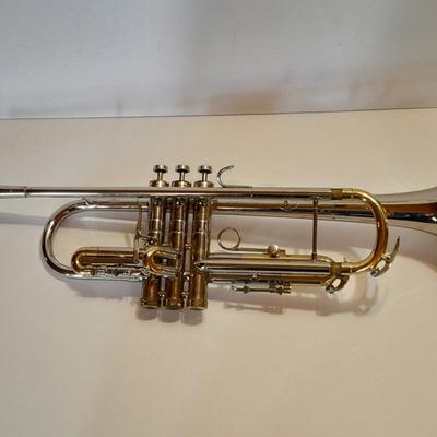 Connstellation by CONN Trumpet Marked H39088 B With original case HARD TO FIND THIS CLEAN!