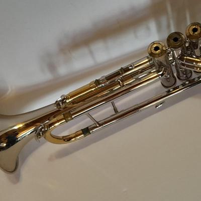 Connstellation by CONN Trumpet Marked H39088 B With original case HARD TO FIND THIS CLEAN!