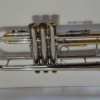 Connstellation by CONN Trumpet Marked H39088 B With original case HARD TO FIND THIS CLEAN!