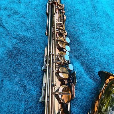 Beautiful vintage Martin Handcraft Low Pitch saxophone. "Searchlight".
