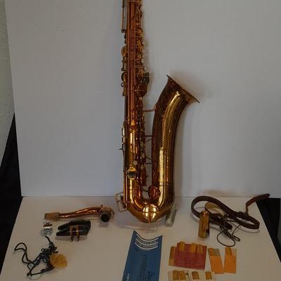Beautiful vintage Martin Handcraft Low Pitch saxophone. "Searchlight".