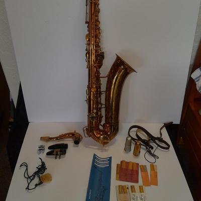 Beautiful vintage Martin Handcraft Low Pitch saxophone. "Searchlight".