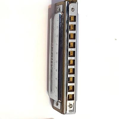 Beautiful VINTAGE W.M. KRATT Co. Super chromatic 40 Harmonica with case