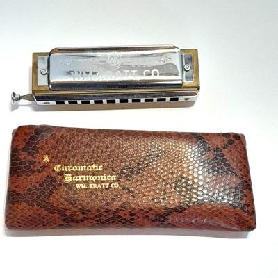 Beautiful VINTAGE W.M. KRATT Co. Super chromatic 40 Harmonica with case