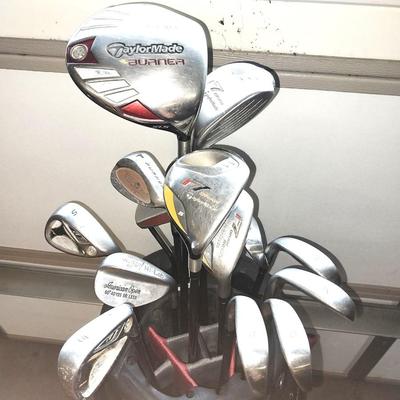 REVOLVER GOLF BAG AND CLUBS