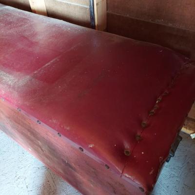 Wooden Trunk w/ Padded Top (OB4-BBL)