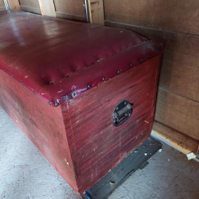 Wooden Trunk w/ Padded Top (OB4-BBL)