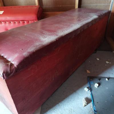 Wooden Trunk w/ Padded Top (OB4-BBL)