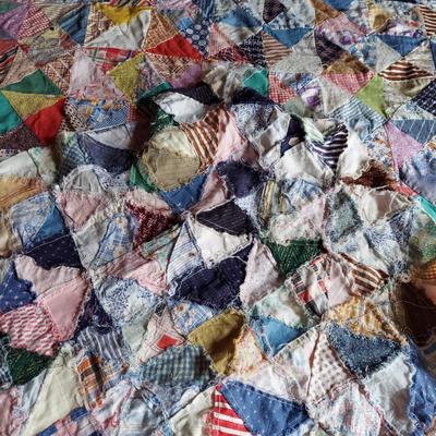 Vintage Quilt Tops & Quilt Stand (OB4-BBL)