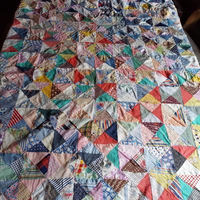 Vintage Quilt Tops & Quilt Stand (OB4-BBL)