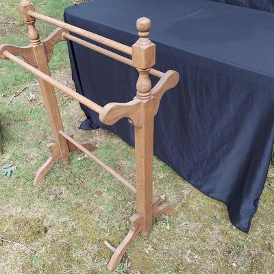 Vintage Quilt Tops & Quilt Stand (OB4-BBL)