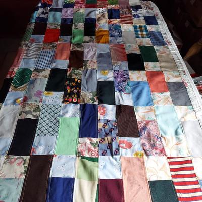 Vintage Quilt Tops & Quilt Stand (OB4-BBL)