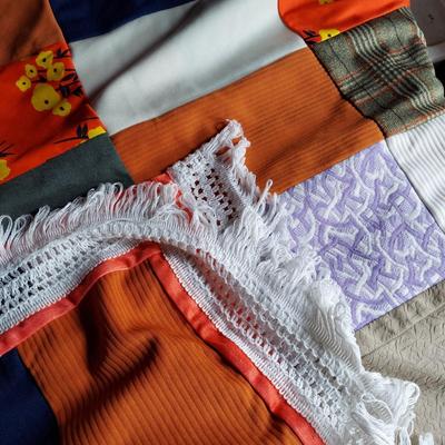 Vintage Quilt Tops & Quilt Stand (OB4-BBL)