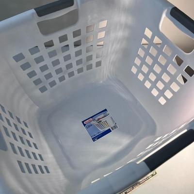 WHITE PLASTIC LAUNDRY BASKET- LIKE NEW!