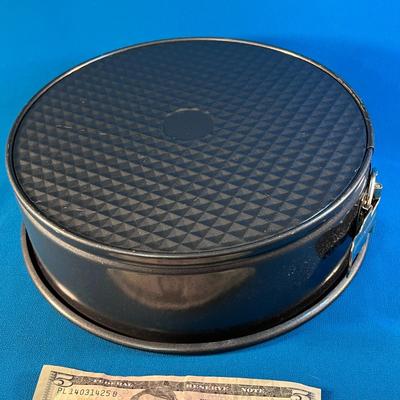 WILTON SPRING FORM PAN NEW CONDITION