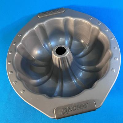 HIGH QUALITY BUNDT PAN BY ANALOU