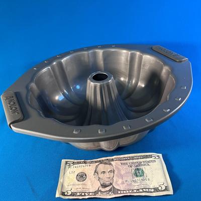 HIGH QUALITY BUNDT PAN BY ANALOU