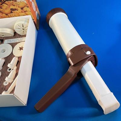 WELL MADE COOKIE PRESS IN ORIGINAL BOX MADE IN WEST GERMANY