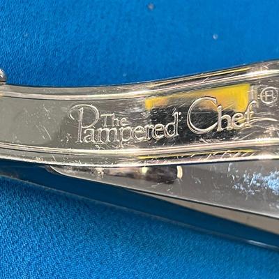 FANCY PAMPERED CHEF SERVING TONGS