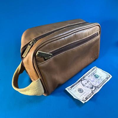 KENNETH COLE REACTION LEATHER TOILETRIES TRAVEL BAG
