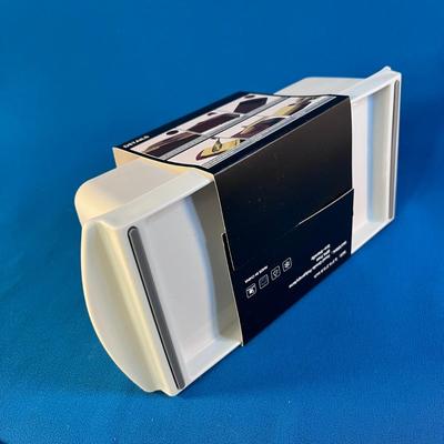 COOL MAGNETIC BUTTER KEEPER COVERED DISH w/ SPECIALTY KNIFE