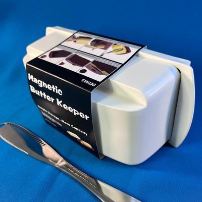 COOL MAGNETIC BUTTER KEEPER COVERED DISH w/ SPECIALTY KNIFE