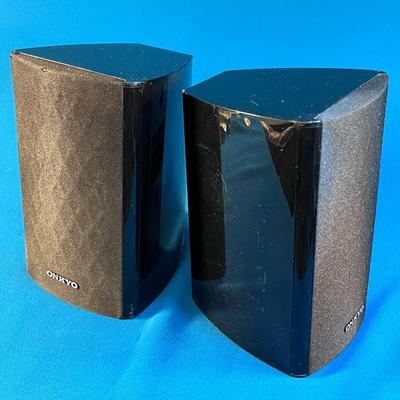 ONKYO MODEL SKR-390 SPEAKER PAIR
