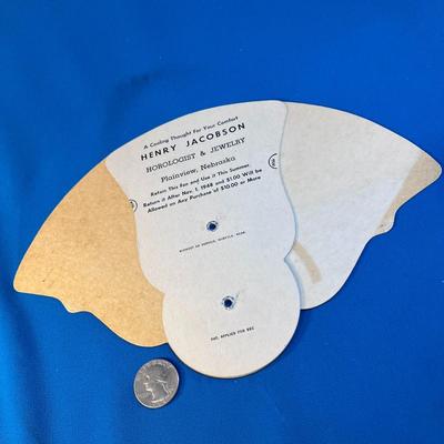 LOVELY 1948 TRI-FOLD FAN w/ MAXFIELD PARRISH-LIKE MOTIF
