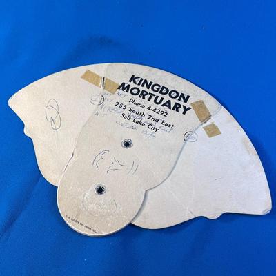 40â€™S ERA TRI-FOLD FAN 