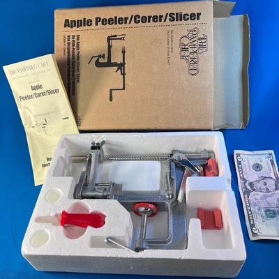 PAMPERED CHEF APPLE PEELER/CORER/SLICER TOOL 