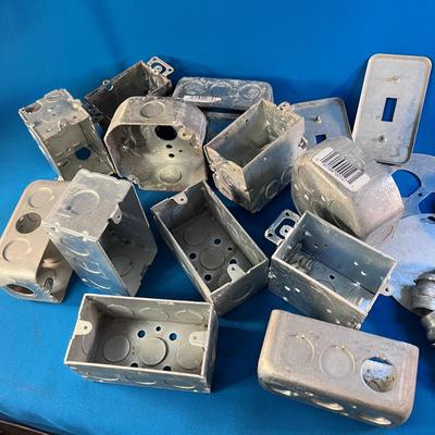 ASSORTMENT OF METAL ELECTRIC JUNCTION BOXES 